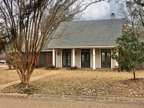 <strong>Arbor Landing</strong> Single-Family Homes for sale range in square footage around 2,800 square feet and in price at approximately $489,000. . Zillow brandon ms
